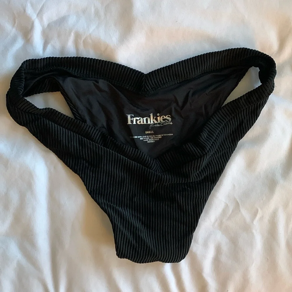 Frankies bikinis “Austin” bottoms in black